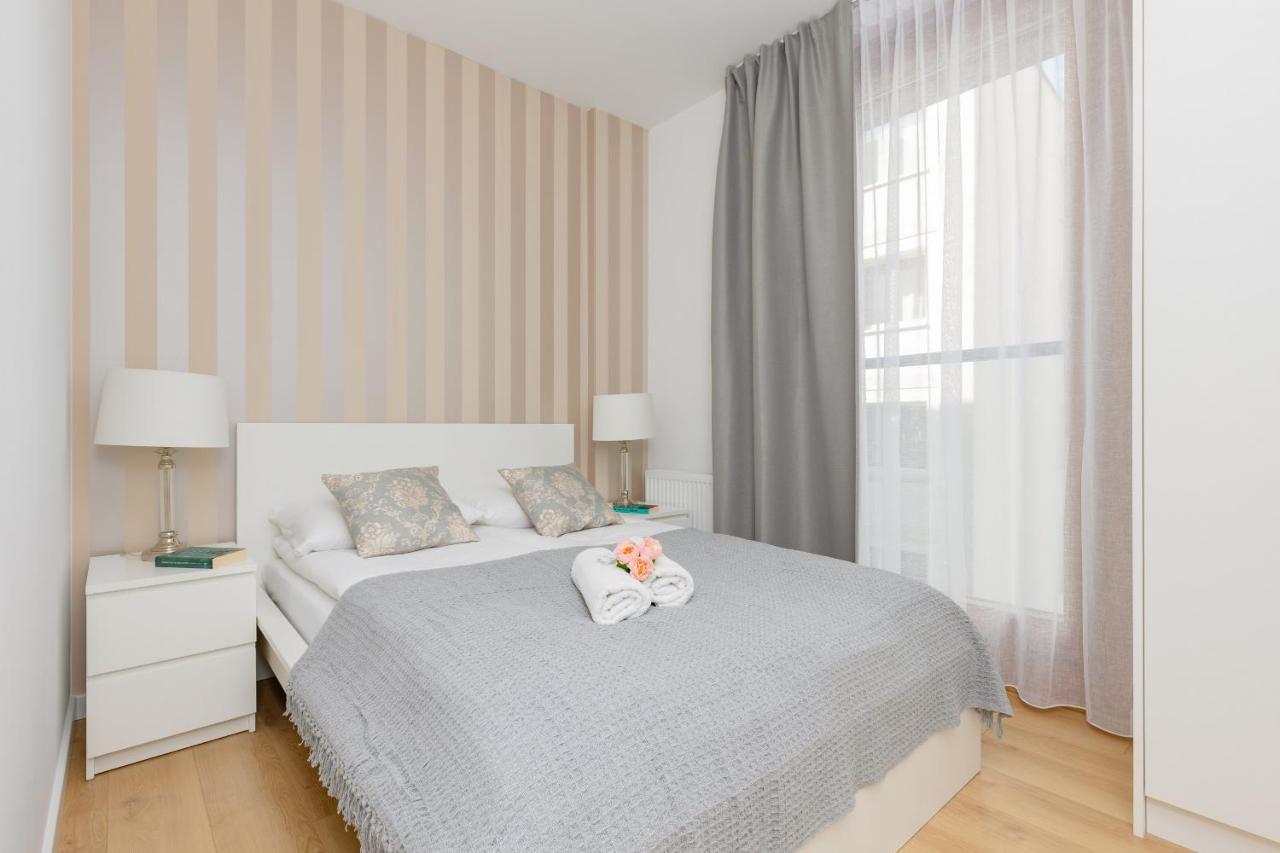 Warszawa Srodmiescie Bonifraterska Apartments By Noclegi Renters Exteriér fotografie