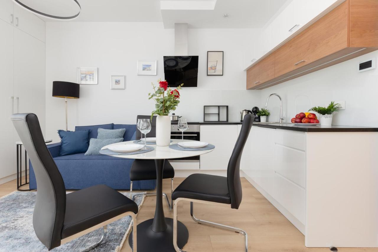 Warszawa Srodmiescie Bonifraterska Apartments By Noclegi Renters Exteriér fotografie